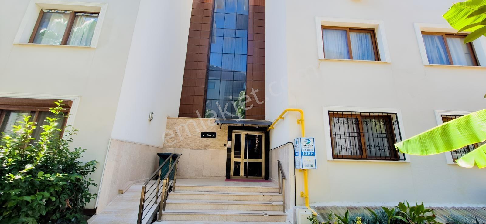 Kuşadası Değırmendere Mh. Royal Class Sitesinde Ebeveyn Banyolu — fotoğraf 7