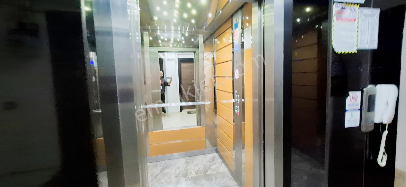 Kuşadası Değırmendere Mh. Royal Class Sitesinde Ebeveyn Banyolu — fotoğraf 11