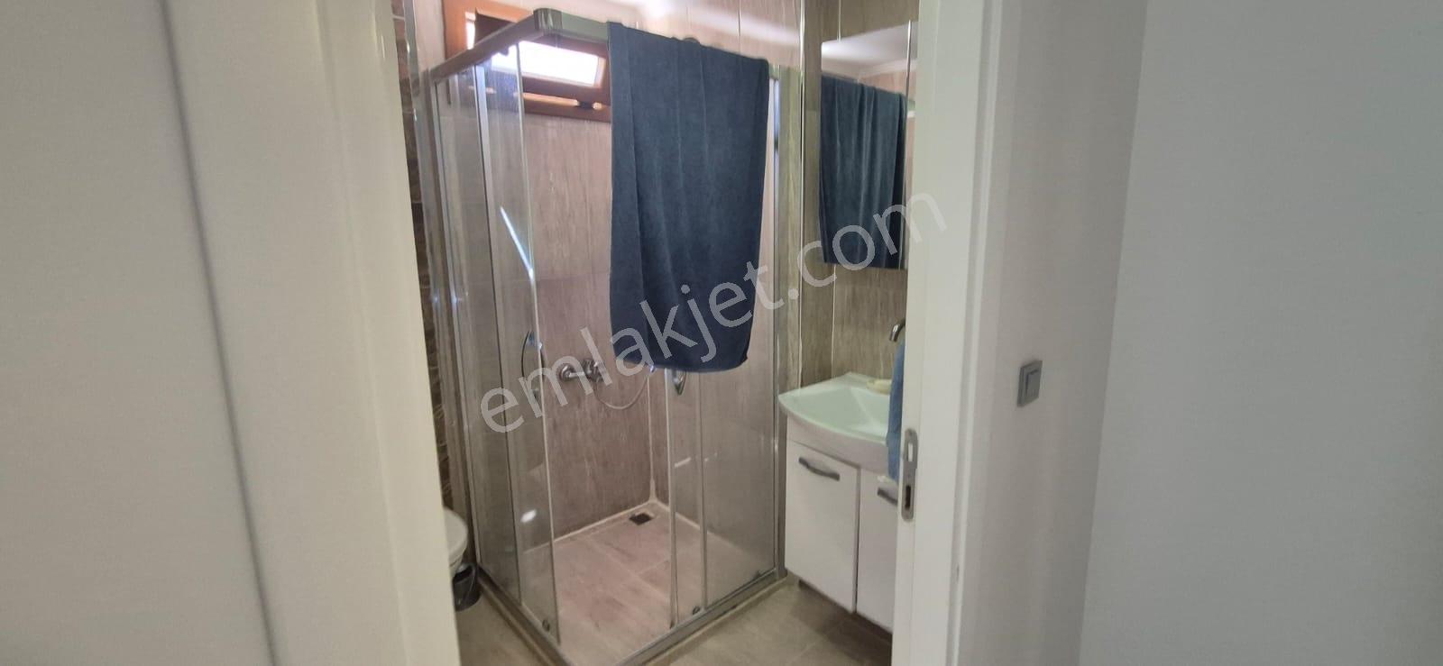 Kuşadası Değırmendere Mh. Royal Class Sitesinde Ebeveyn Banyolu — fotoğraf 22