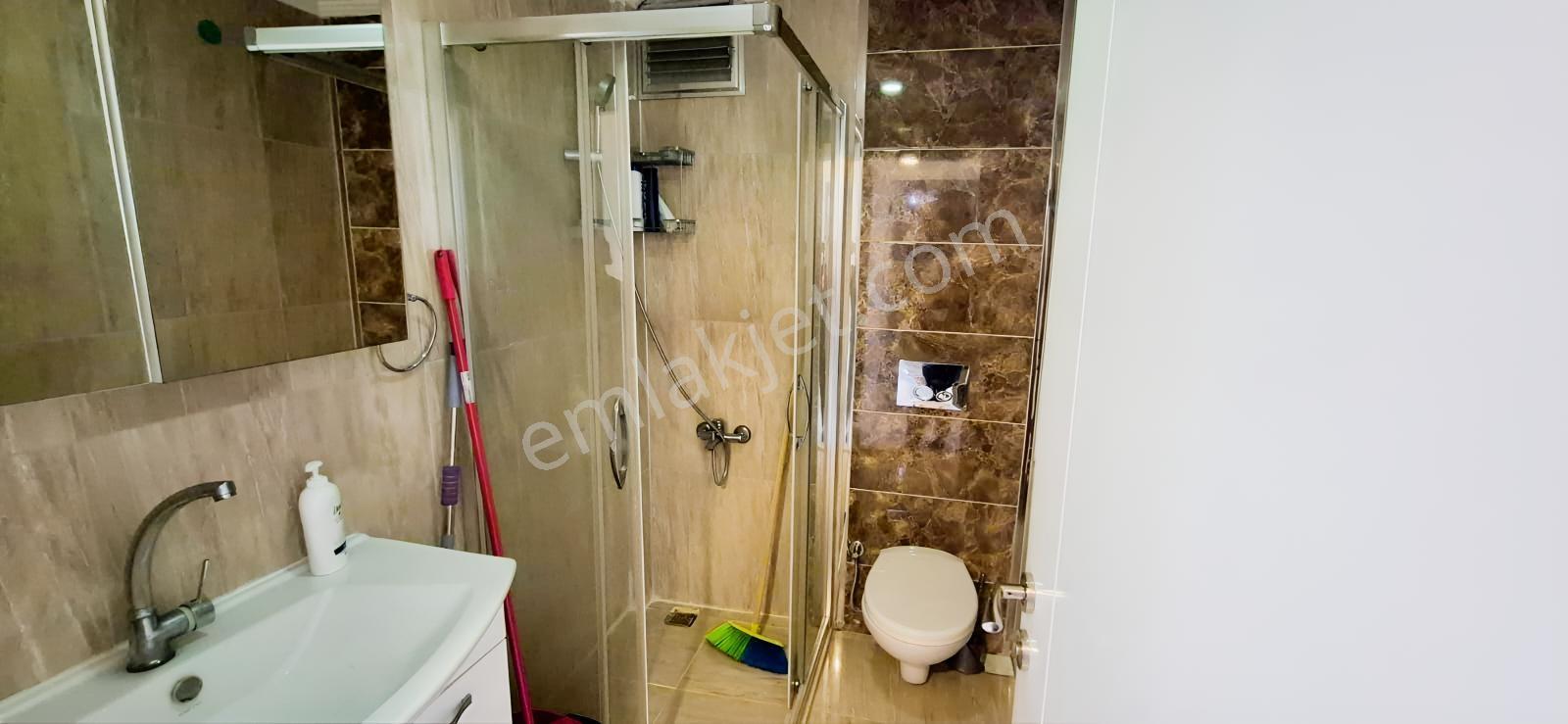 Kuşadası Değırmendere Mh. Royal Class Sitesinde Ebeveyn Banyolu — fotoğraf 23
