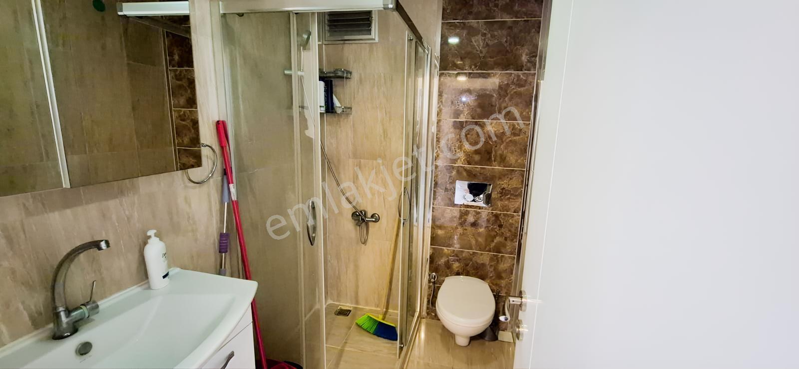Kuşadası Değırmendere Mh. Royal Class Sitesinde Ebeveyn Banyolu — fotoğraf 24
