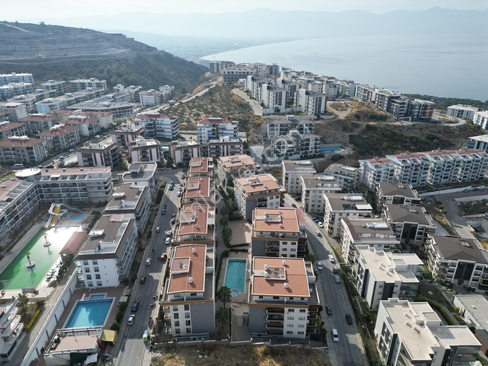 Kuşadası Değırmendere Mh. Royal Class Sitesinde Ebeveyn Banyolu — fotoğraf 29