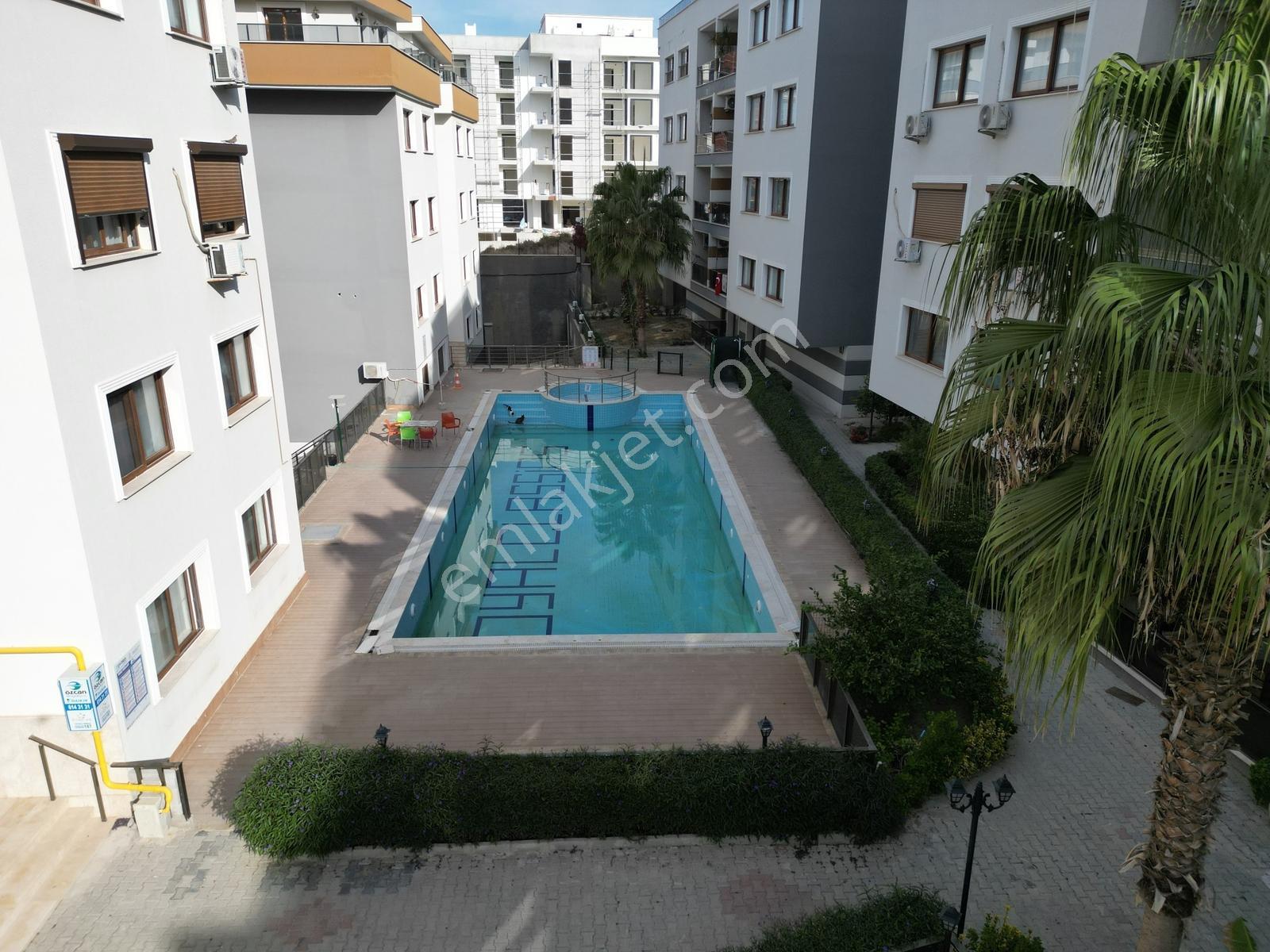 Kuşadası Değırmendere Mh. Royal Class Sitesinde Ebeveyn Banyolu — fotoğraf 30