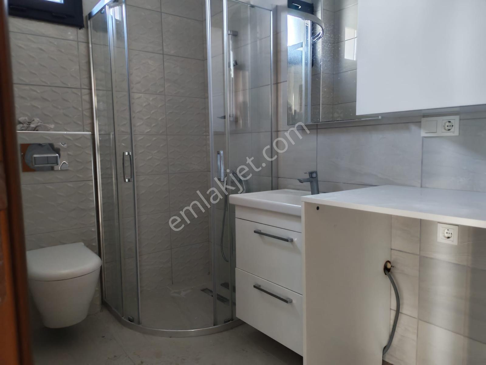 Suadiye'de Yeşillikler İçerisinde Tertemiz 3+1 — fotoğraf 6