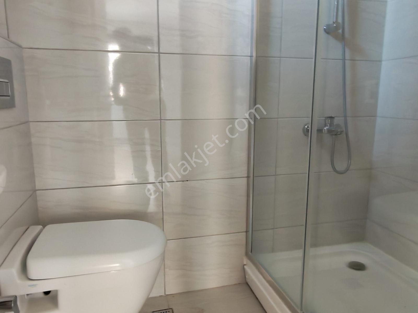 Suadiye'de Yeşillikler İçerisinde Tertemiz 3+1 — fotoğraf 7