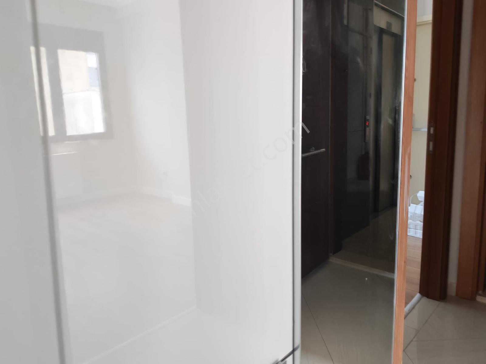 Suadiye'de Yeşillikler İçerisinde Tertemiz 3+1 — fotoğraf 9