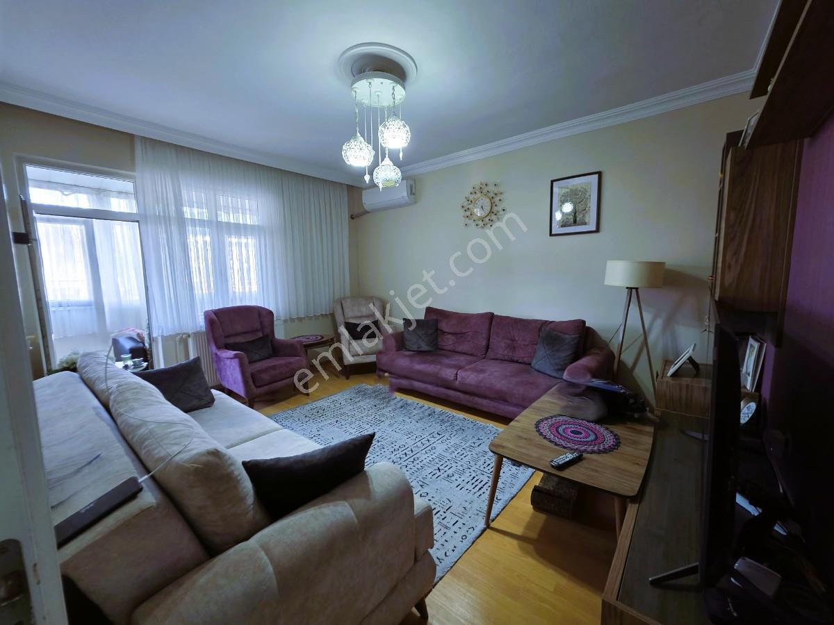 Satılık Ara Kat Çift Cepheli, Balkonlu 2+1 Daire !! — fotoğraf 3