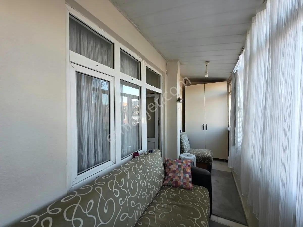 Satılık Ara Kat Çift Cepheli, Balkonlu 2+1 Daire !! — fotoğraf 4