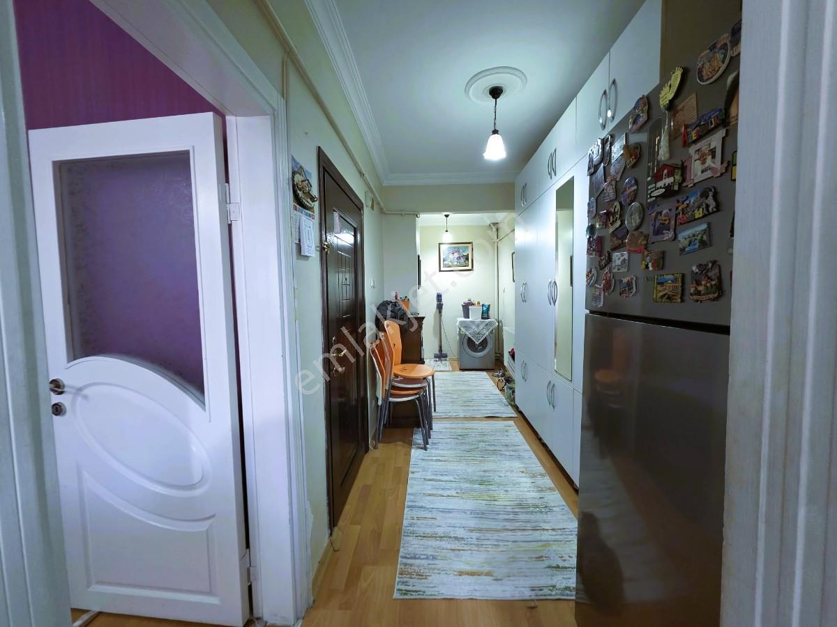 Satılık Ara Kat Çift Cepheli, Balkonlu 2+1 Daire !! — fotoğraf 9