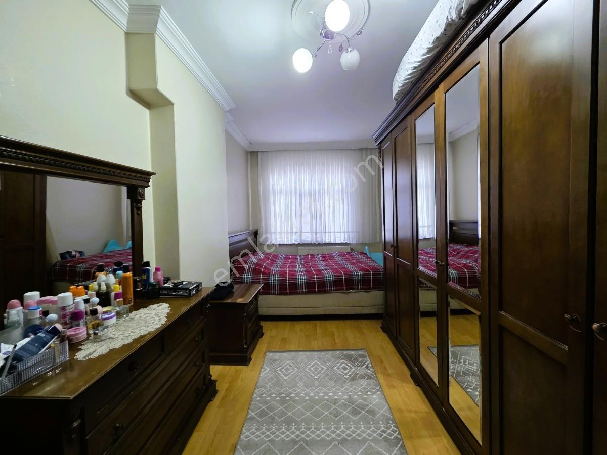 Satılık Ara Kat Çift Cepheli, Balkonlu 2+1 Daire !! — fotoğraf 11