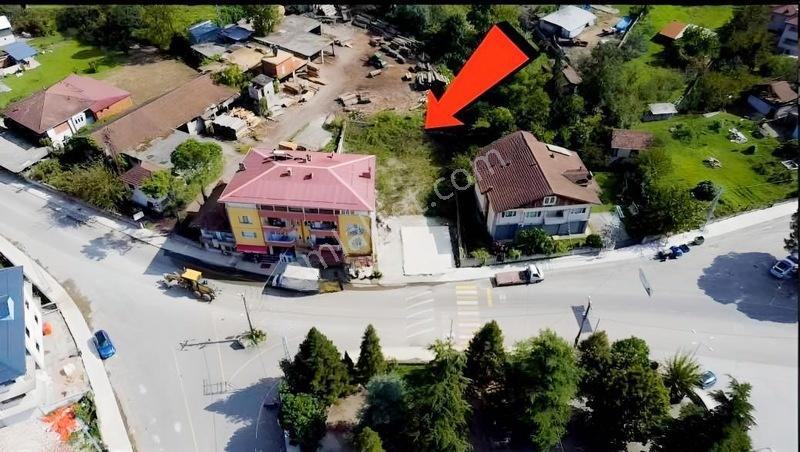 Altınderenin Merkezinde Müthiş Lokasyon Ana Yola Sıfır Arsa — fotoğraf 2