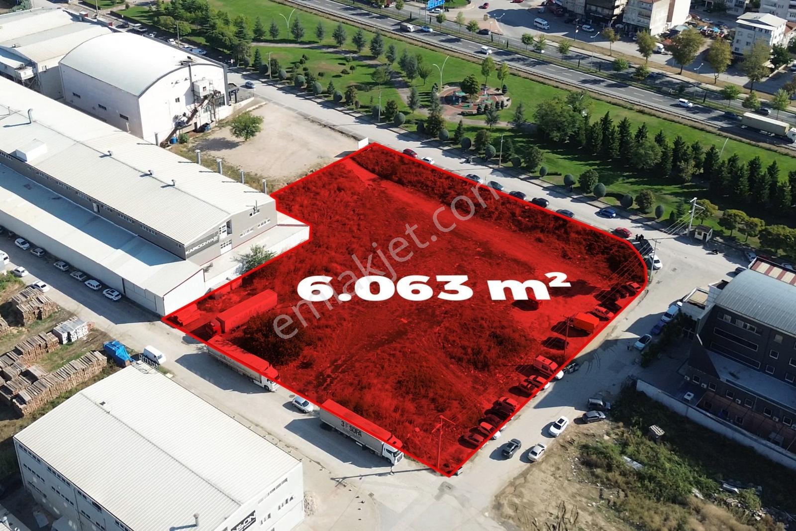 Remax Area'dan Ana Yola Cepheli Satılık Ticari-sanayi Arsa — fotoğraf 2