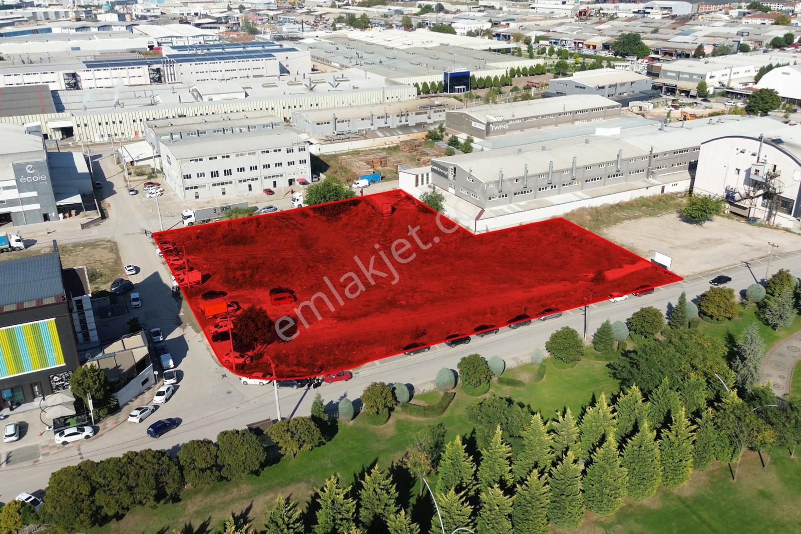 Remax Area'dan Ana Yola Cepheli Satılık Ticari-sanayi Arsa — fotoğraf 4