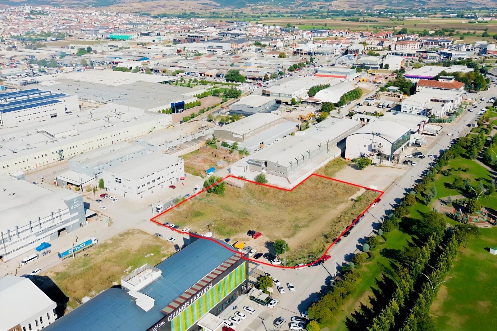 Remax Area'dan Ana Yola Cepheli Satılık Ticari-sanayi Arsa — fotoğraf 5