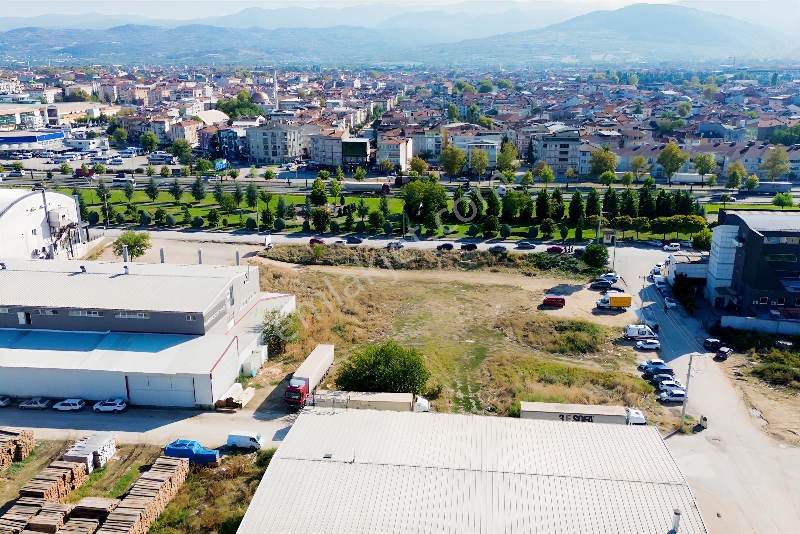 Remax Area'dan Ana Yola Cepheli Satılık Ticari-sanayi Arsa — fotoğraf 8
