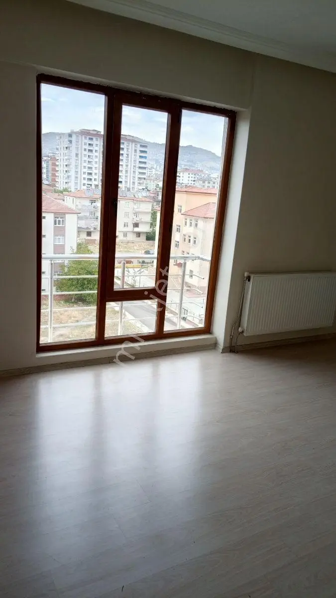 Sanayi Mahallesi Satılık 3+1 Cam Balkonlu Daire — fotoğraf 5