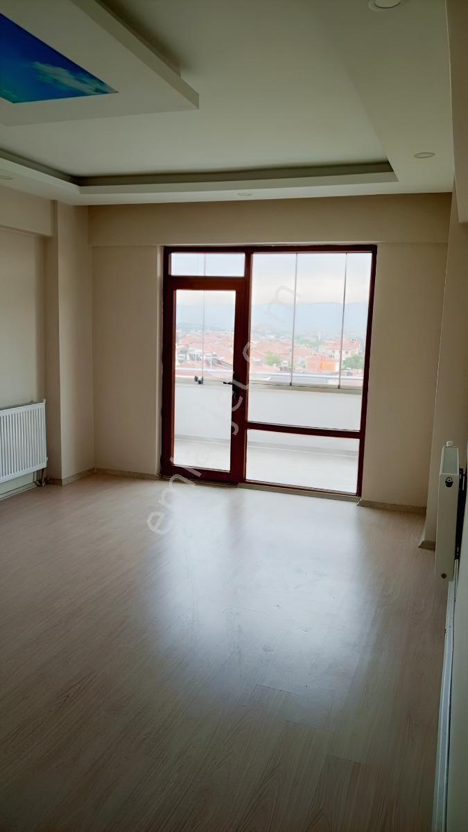 Sanayi Mahallesi Satılık 3+1 Cam Balkonlu Daire — fotoğraf 14