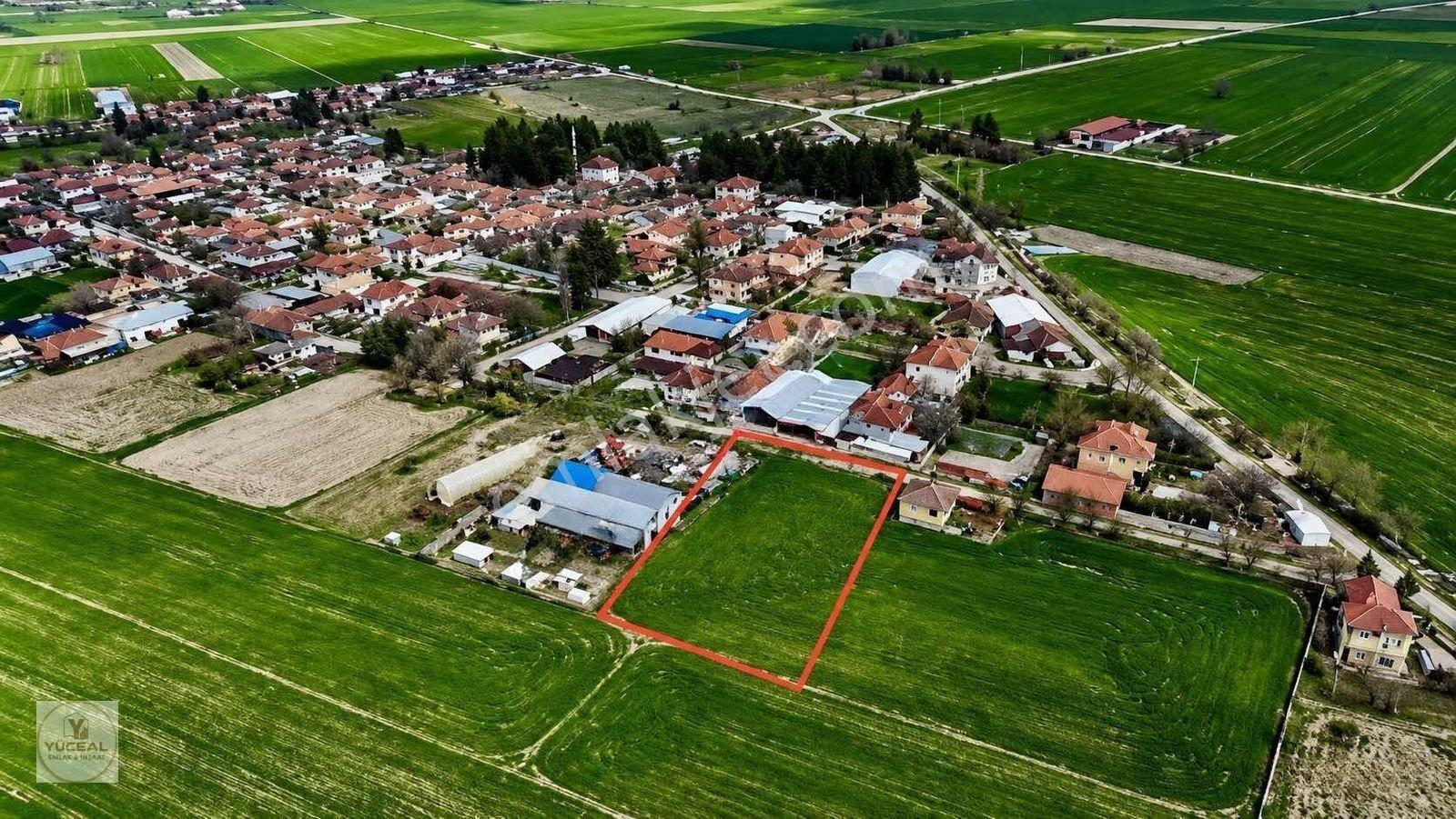 Köy İçi Tek Tapu 1,286M2 Yol-Su-Elektirik Mevcut Satılık Arsa