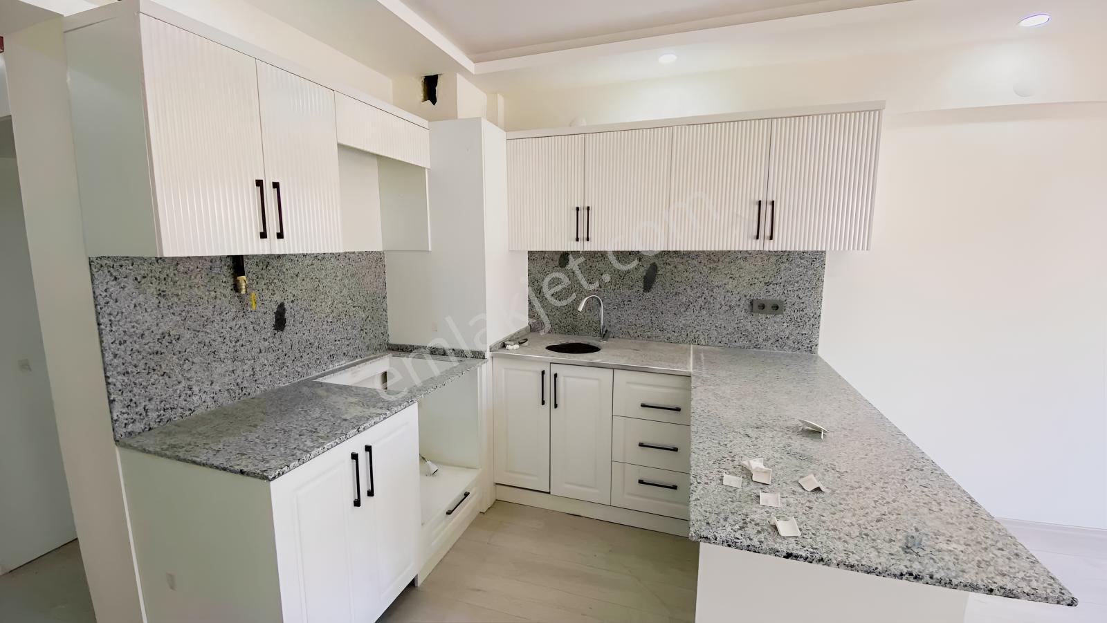 Ümit Emlak|sürsürü Merkezi Konumlu 2+0 Daire|kalan Son Daire — fotoğraf 9