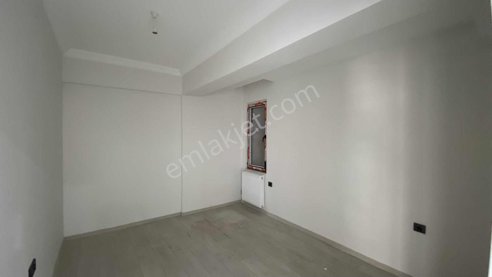 Ümit Emlak|sürsürü Merkezi Konumlu 2+0 Daire|kalan Son Daire — fotoğraf 13