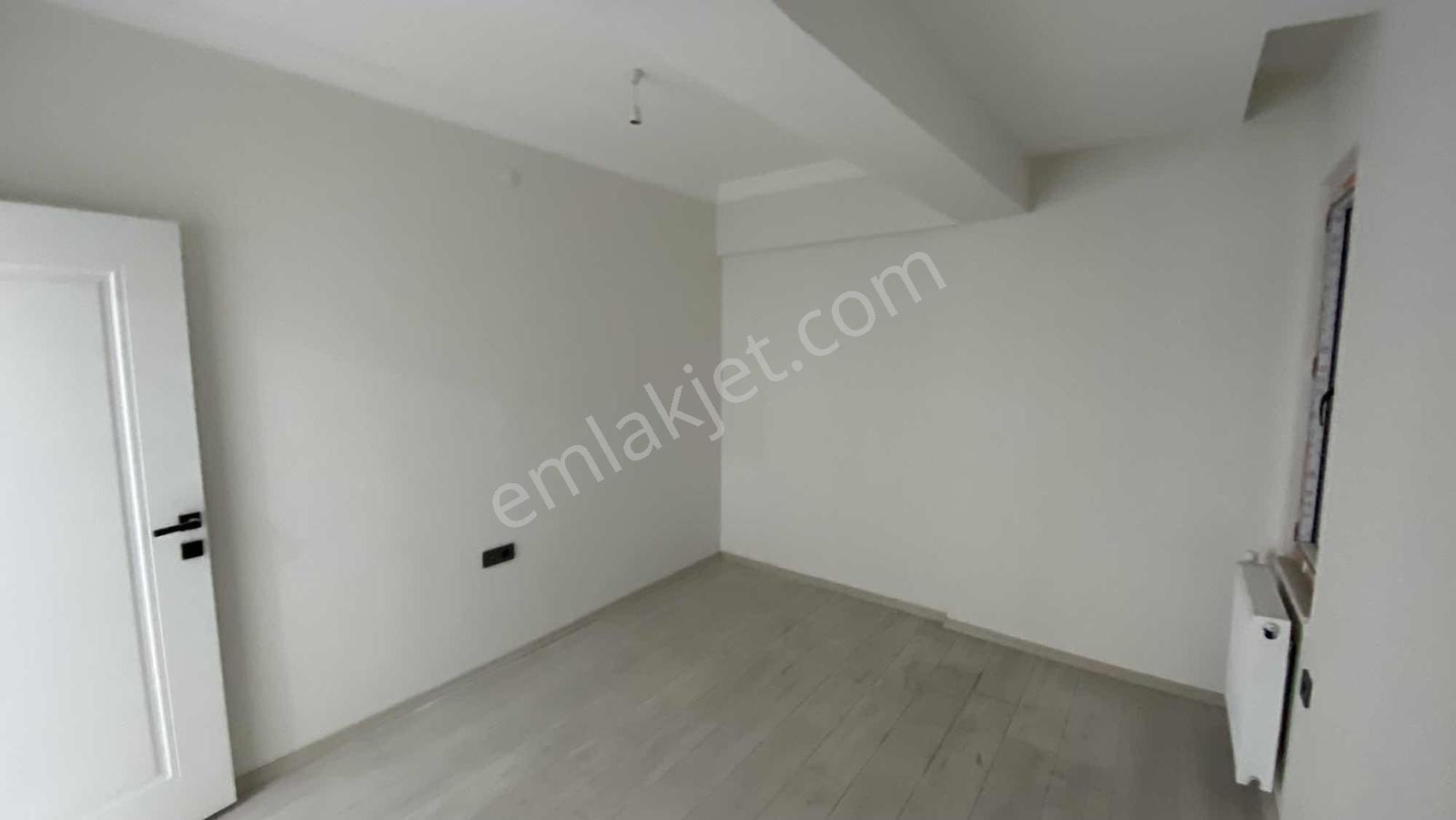 Ümit Emlak|sürsürü Merkezi Konumlu 2+0 Daire|kalan Son Daire — fotoğraf 14