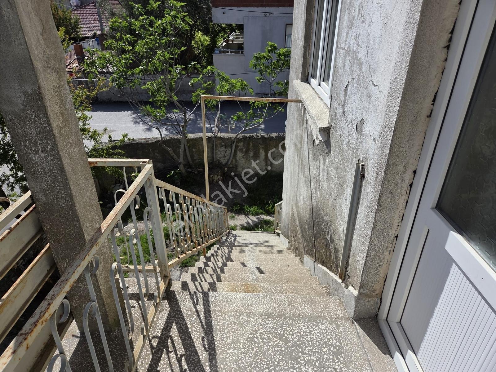 Artı'dan Savaştepe İstiklal'de 2kat 4 Daireli Komle Satılık Bina — fotoğraf 4