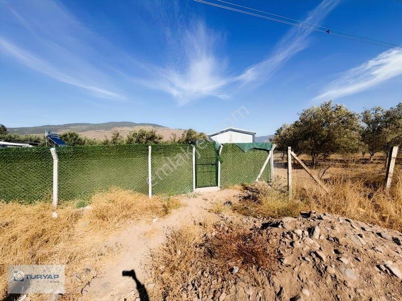 Helvacıda Prefabrik Evi Olan Satılık Arazi — fotoğraf 2