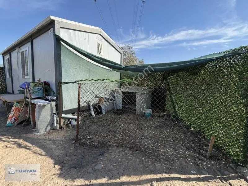 Helvacıda Prefabrik Evi Olan Satılık Arazi — fotoğraf 4