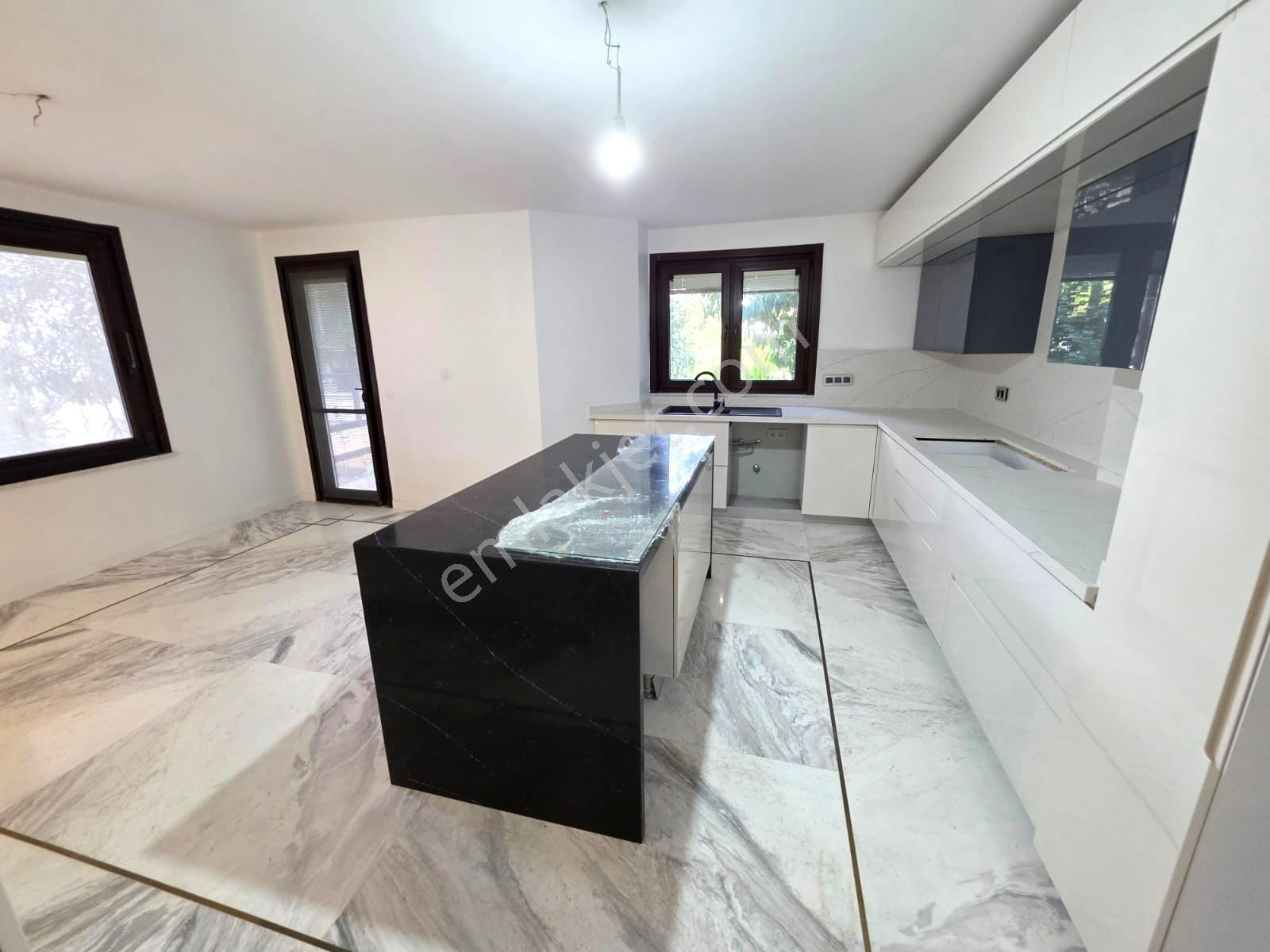 Tuzla Mercan'da Denize Sıfır Sitede 5+2 Ultra Lüks Satılık Villa — fotoğraf 6