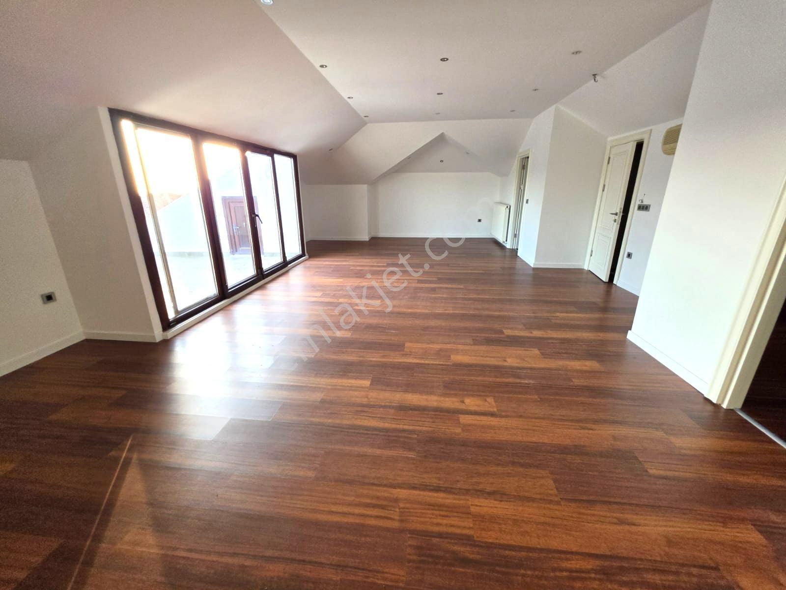 Tuzla Mercan'da Denize Sıfır Sitede 5+2 Ultra Lüks Satılık Villa — fotoğraf 32