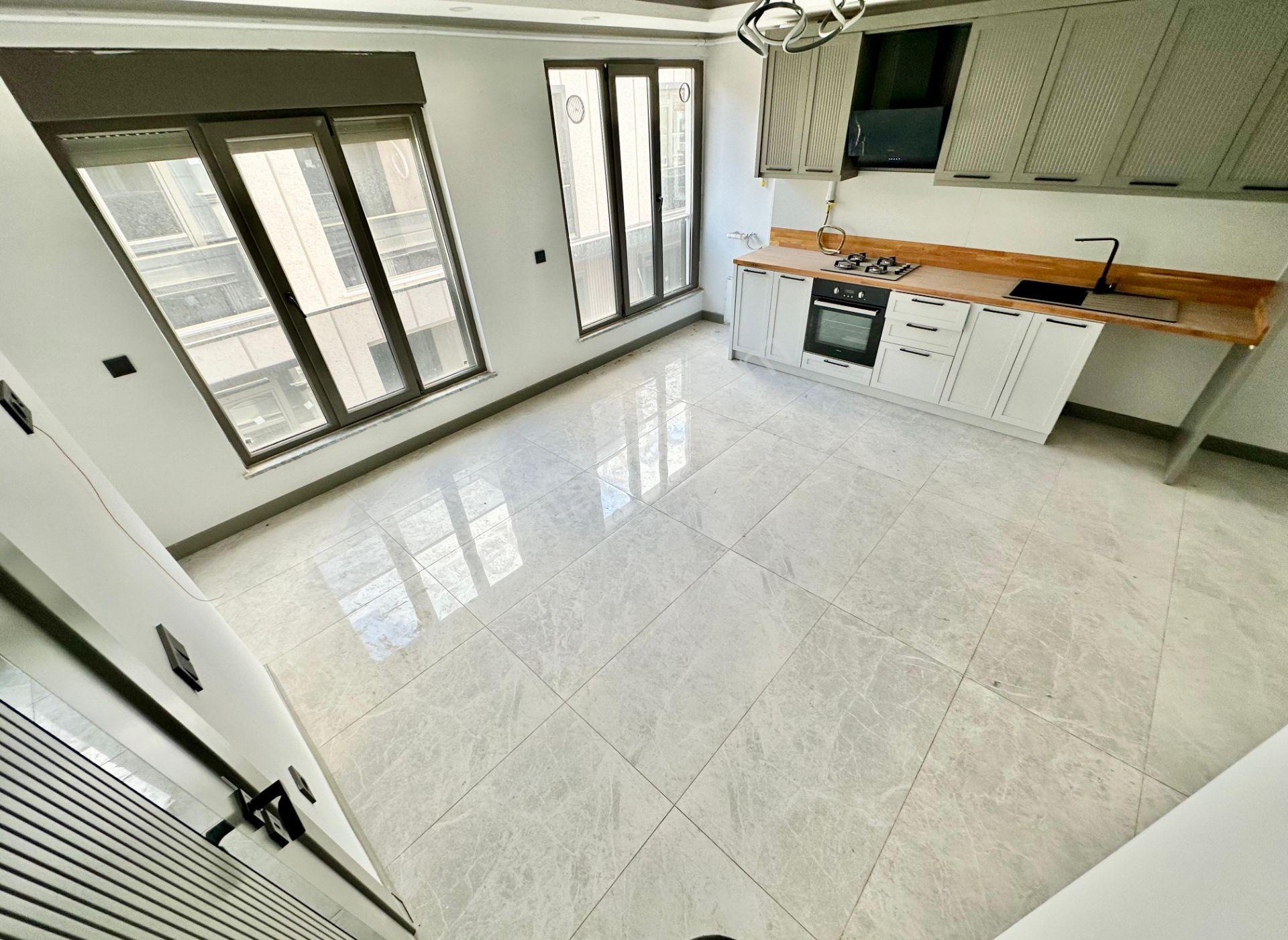 ꧁ay Emlaktan꧂akçay'da Muhteşem Konumlu Asansörlü Çift Banyolu Satılık 2+1 Şık Tasarım Dubleks Daire — fotoğraf 8