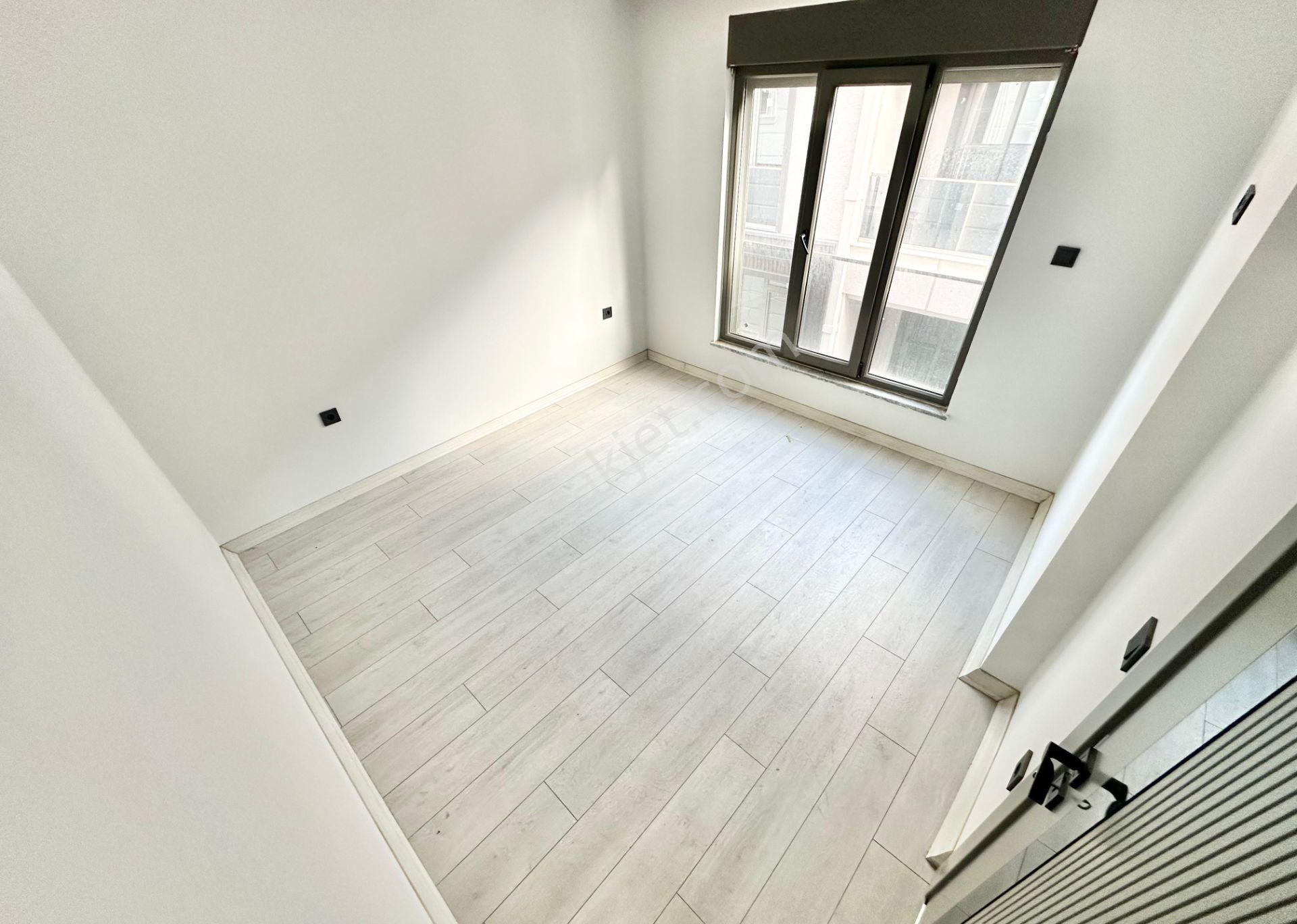 ꧁ay Emlaktan꧂akçay'da Muhteşem Konumlu Asansörlü Çift Banyolu Satılık 2+1 Şık Tasarım Dubleks Daire — fotoğraf 11
