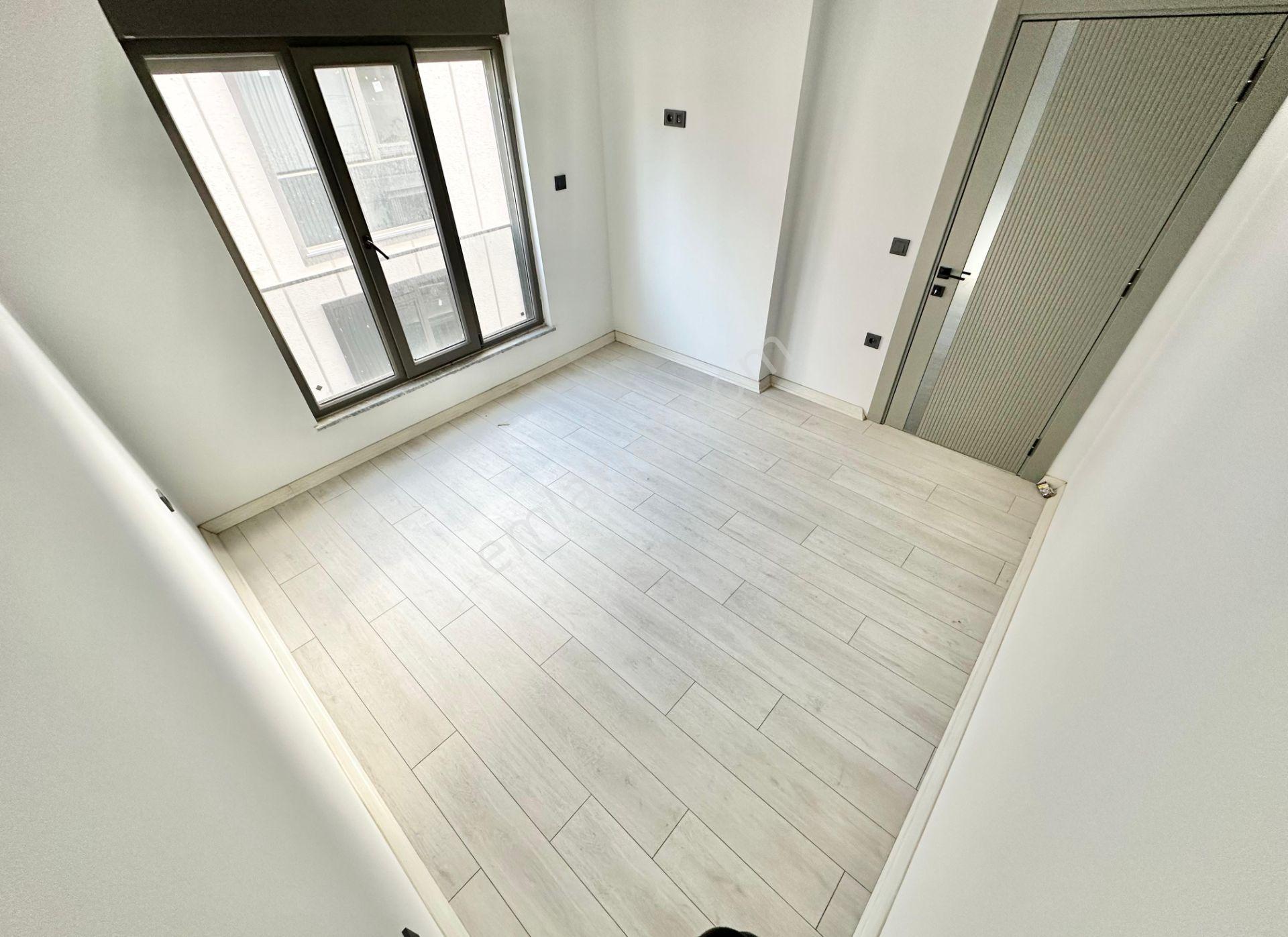 ꧁ay Emlaktan꧂akçay'da Muhteşem Konumlu Asansörlü Çift Banyolu Satılık 2+1 Şık Tasarım Dubleks Daire — fotoğraf 13