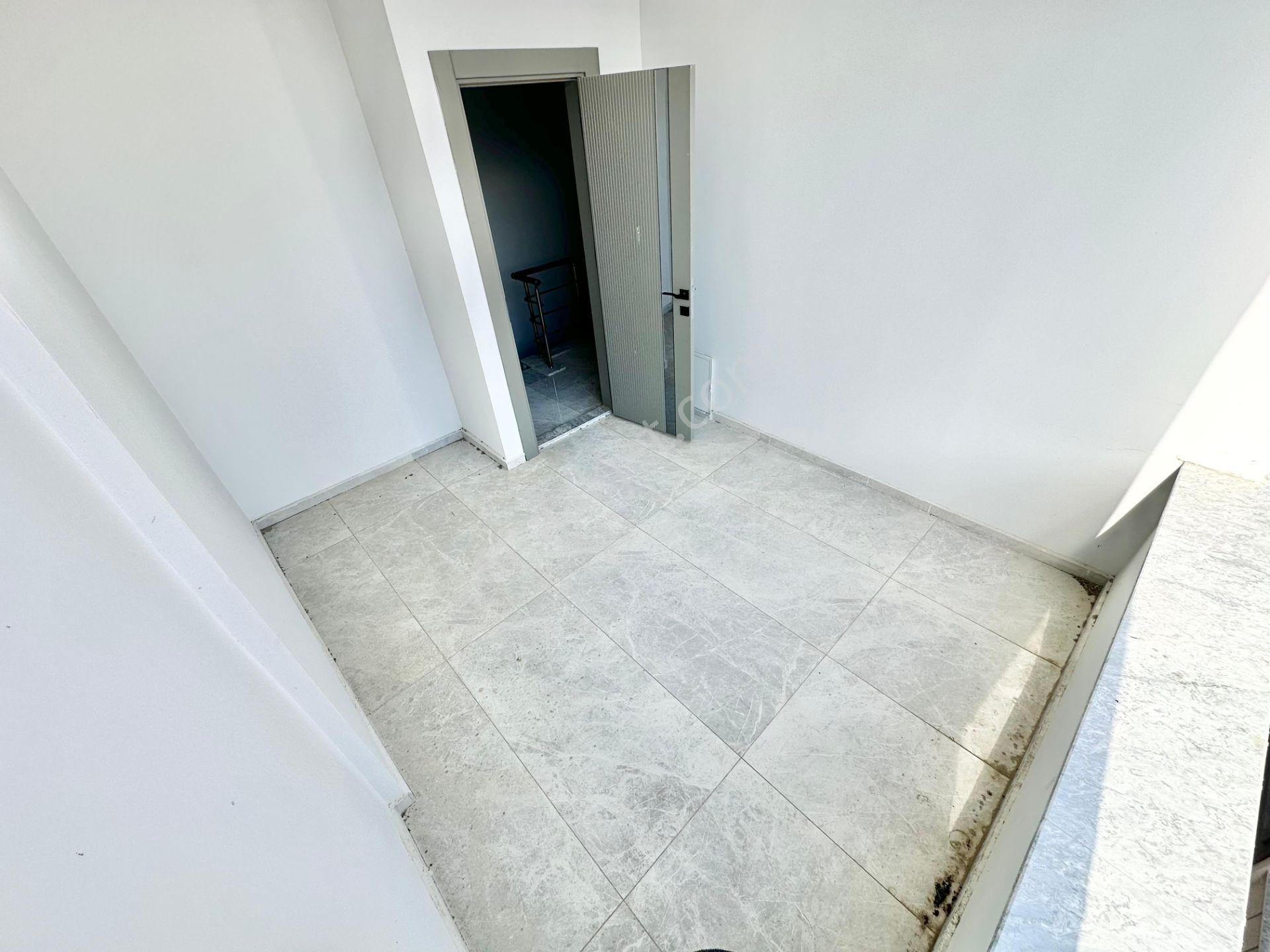 ꧁ay Emlaktan꧂akçay'da Muhteşem Konumlu Asansörlü Çift Banyolu Satılık 2+1 Şık Tasarım Dubleks Daire — fotoğraf 19