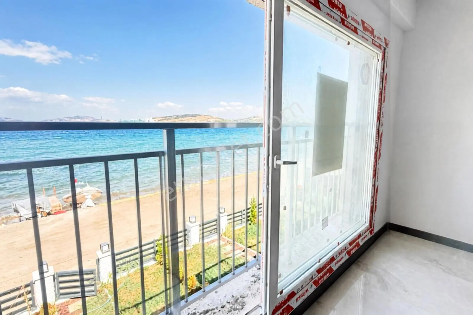 Yenifoça Cumhuriyet Mahallesinde Denize Sıfır 2+1 Dubleks Daire — fotoğraf 3