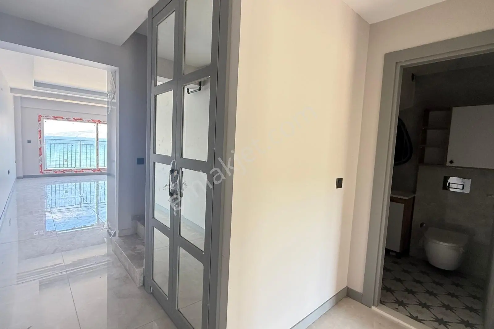 Yenifoça Cumhuriyet Mahallesinde Denize Sıfır 2+1 Dubleks Daire — fotoğraf 5