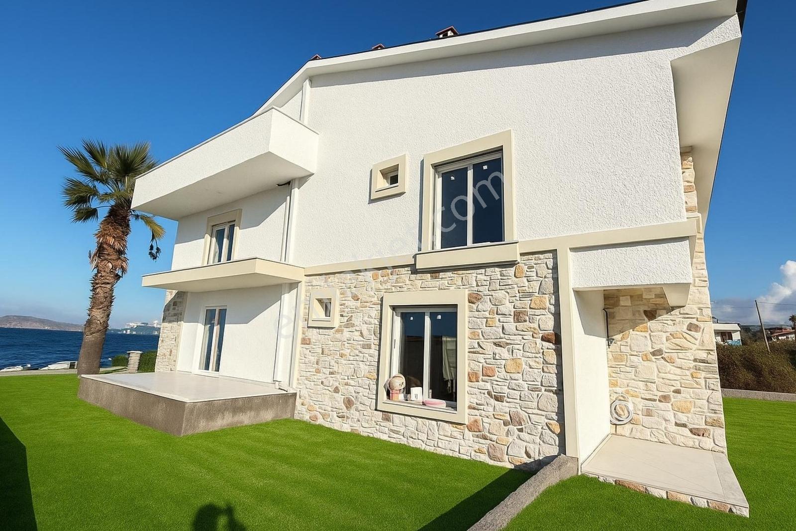Yenifoça Cumhuriyet Mahallesinde Denize Sıfır 2+1 Dubleks Daire — fotoğraf 12