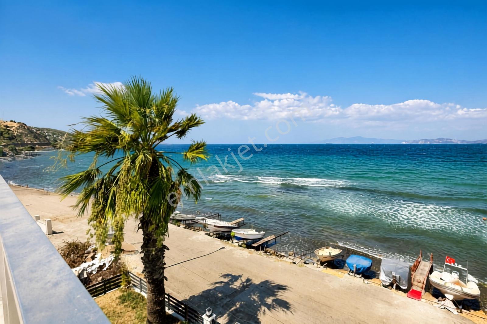 Yenifoça Cumhuriyet Mahallesinde Denize Sıfır 2+1 Dubleks Daire — fotoğraf 13