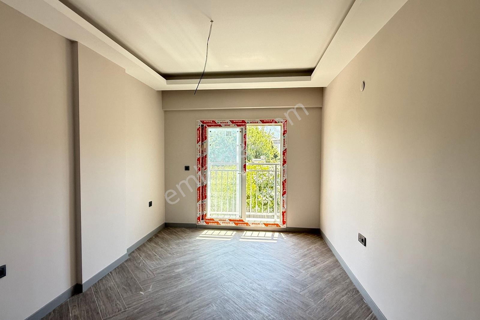 Yenifoça Cumhuriyet Mahallesinde Denize Sıfır 2+1 Dubleks Daire — fotoğraf 14