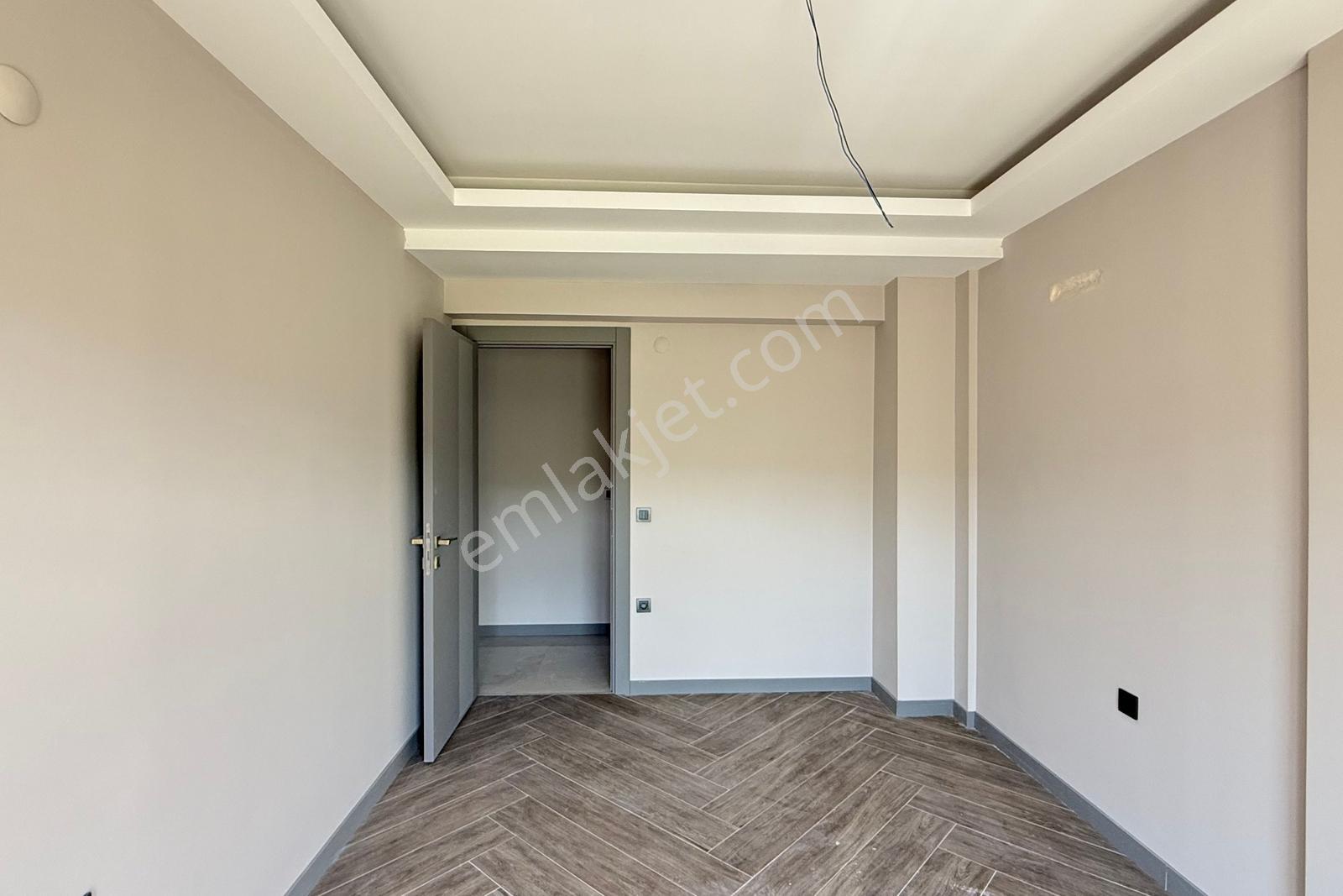 Yenifoça Cumhuriyet Mahallesinde Denize Sıfır 2+1 Dubleks Daire — fotoğraf 15