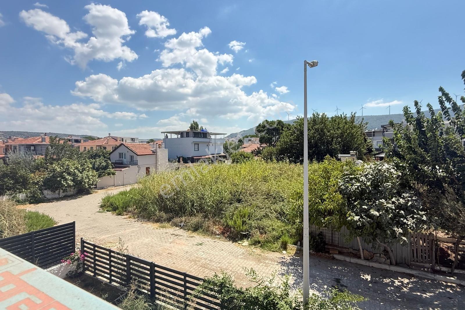 Yenifoça Cumhuriyet Mahallesinde Denize Sıfır 2+1 Dubleks Daire — fotoğraf 16