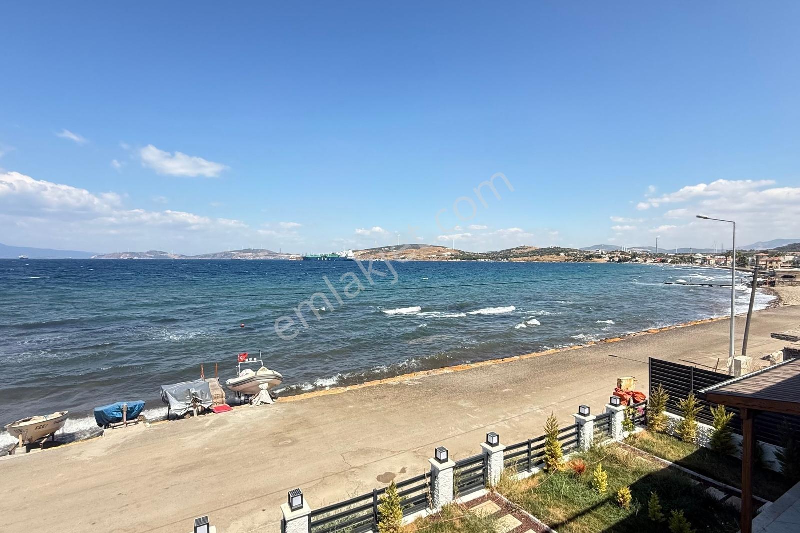 Yenifoça Cumhuriyet Mahallesinde Denize Sıfır 2+1 Dubleks Daire — fotoğraf 28