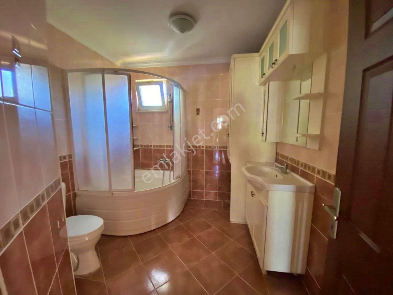 Uytundan Edremitte Daire Fiyatına 5+1 Satılık Tripleks Villa — fotoğraf 11