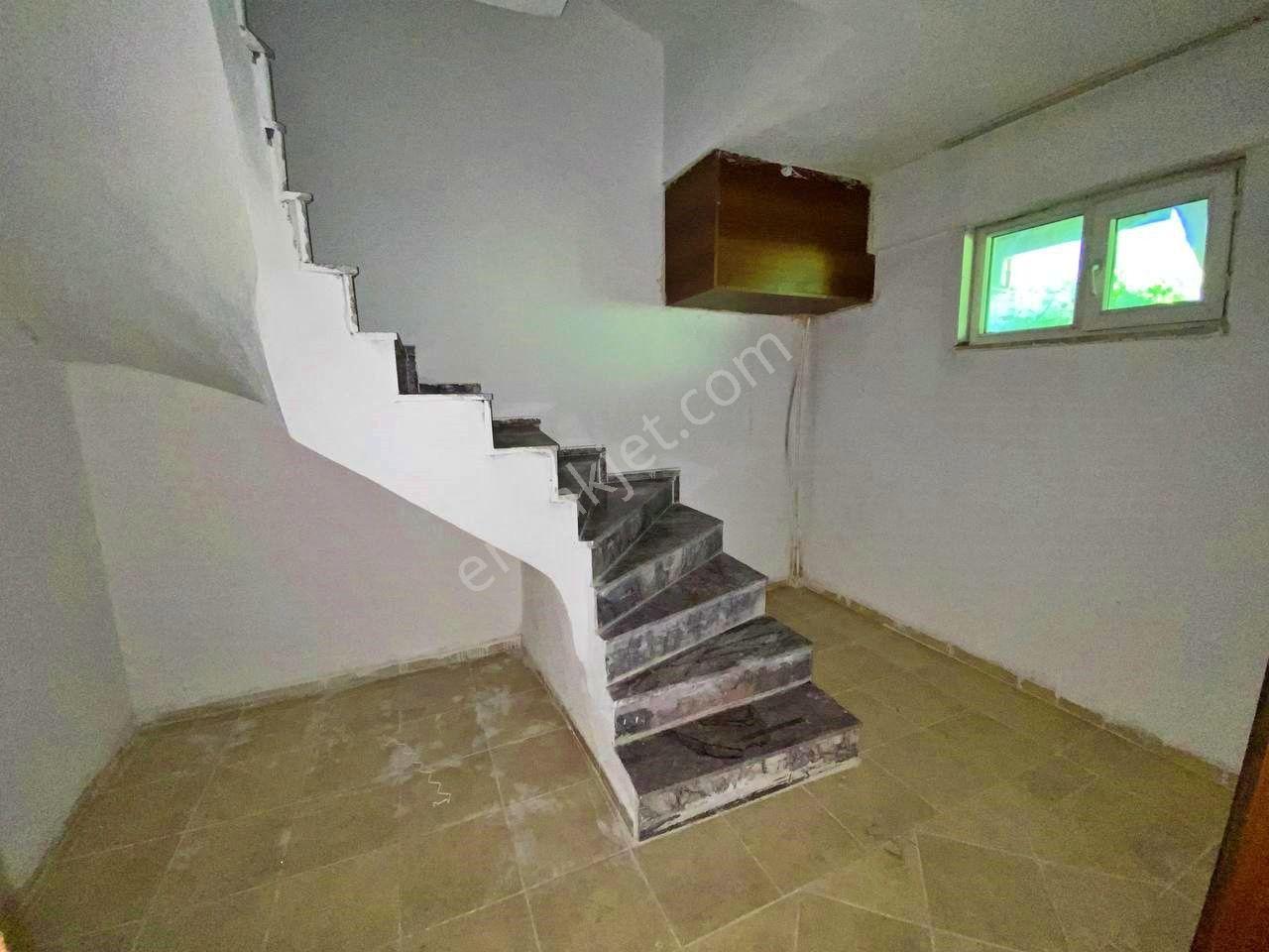 Uytundan Edremitte Daire Fiyatına 5+1 Satılık Tripleks Villa — fotoğraf 23