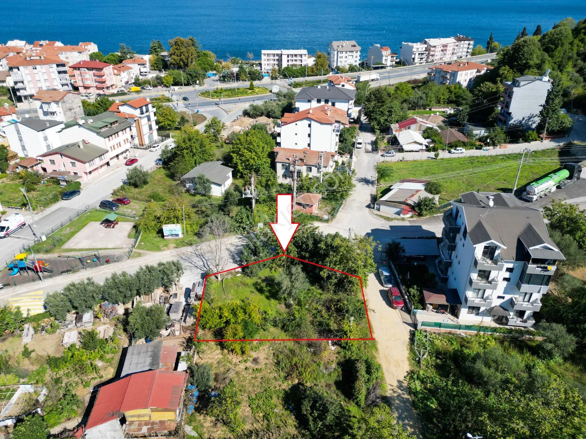 Uzmanlar'Dan Gölcük Ulaşlı 379 M2 3 Kat İmarlı Satılık Arsa
