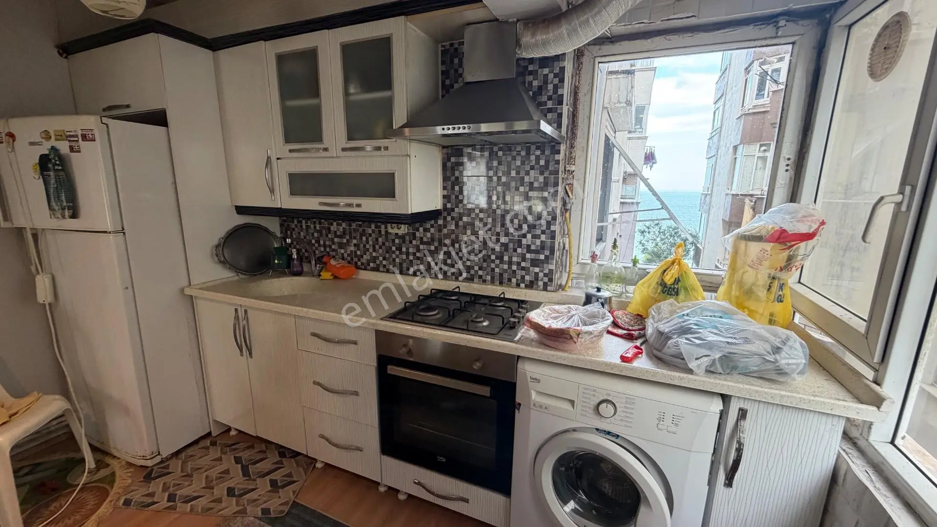 Çınarcık Çamlıkta Denize Sıfır Binanın Yüksek Giriş Katında Fısat 2+1 80 M2 — fotoğraf 7