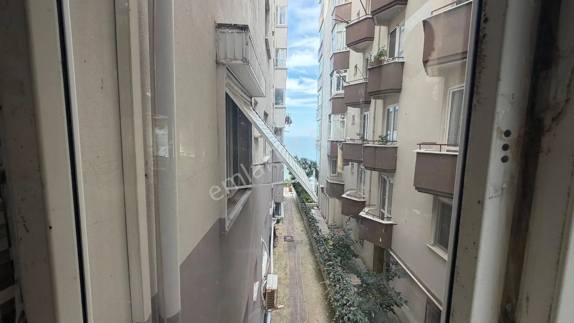 Çınarcık Çamlıkta Denize Sıfır Binanın Yüksek Giriş Katında Fısat 2+1 80 M2 — fotoğraf 17