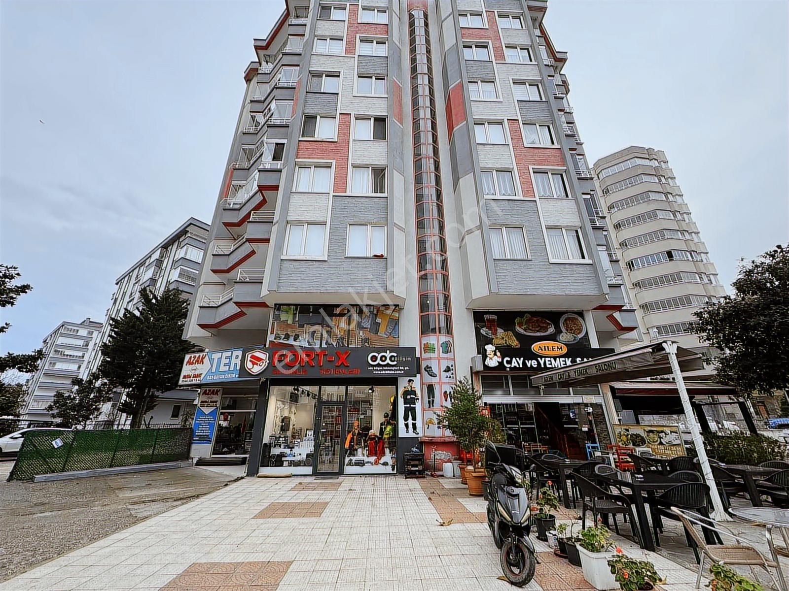 Muhteşem Konumlu Geniş Cam Balkonlu Açık Otoparklı Satılık Daire — fotoğraf 4