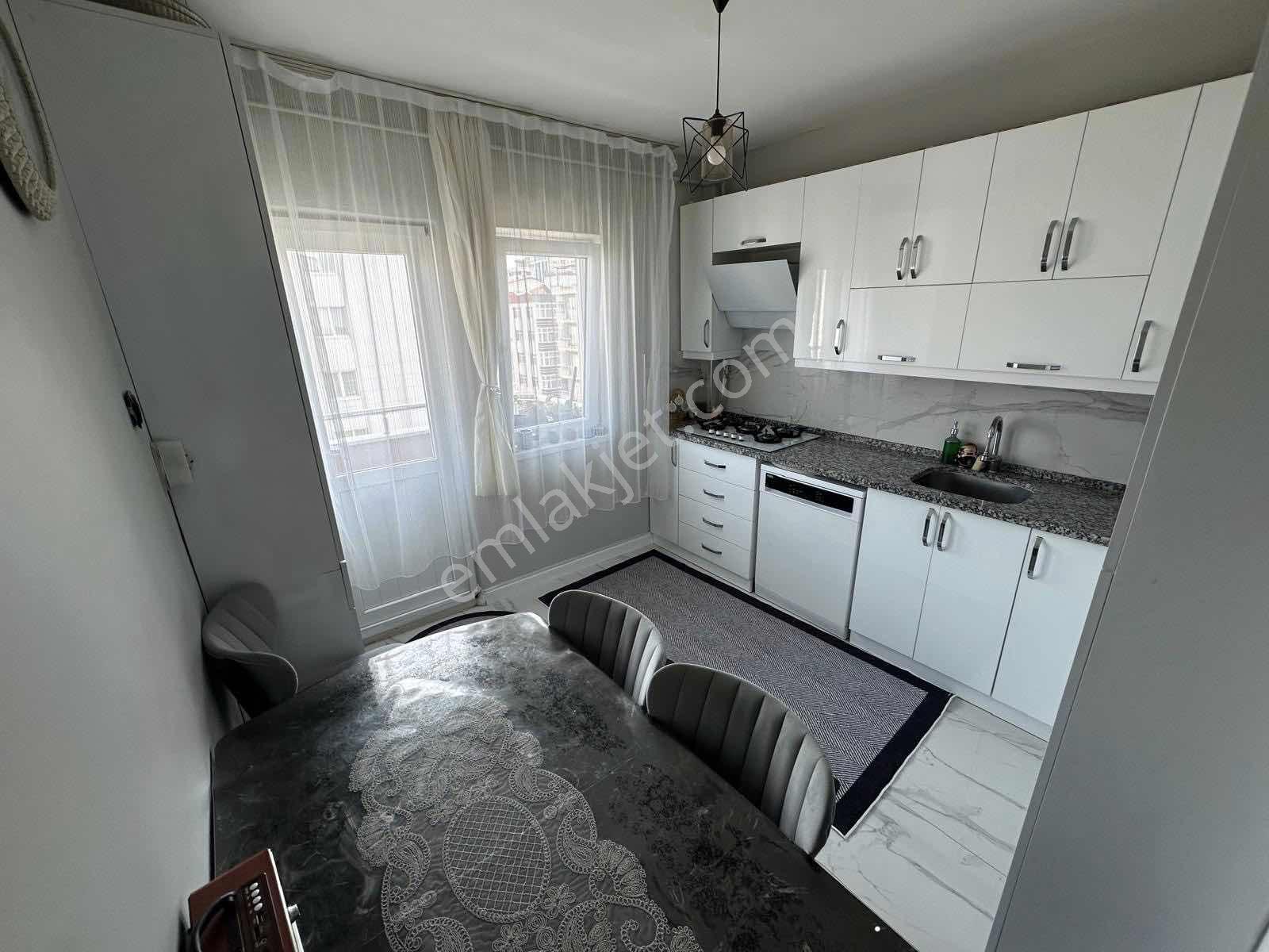 Ömür Evlerinde Muhteşem Konumuyla Masrafsız 3+1 Daire — fotoğraf 2