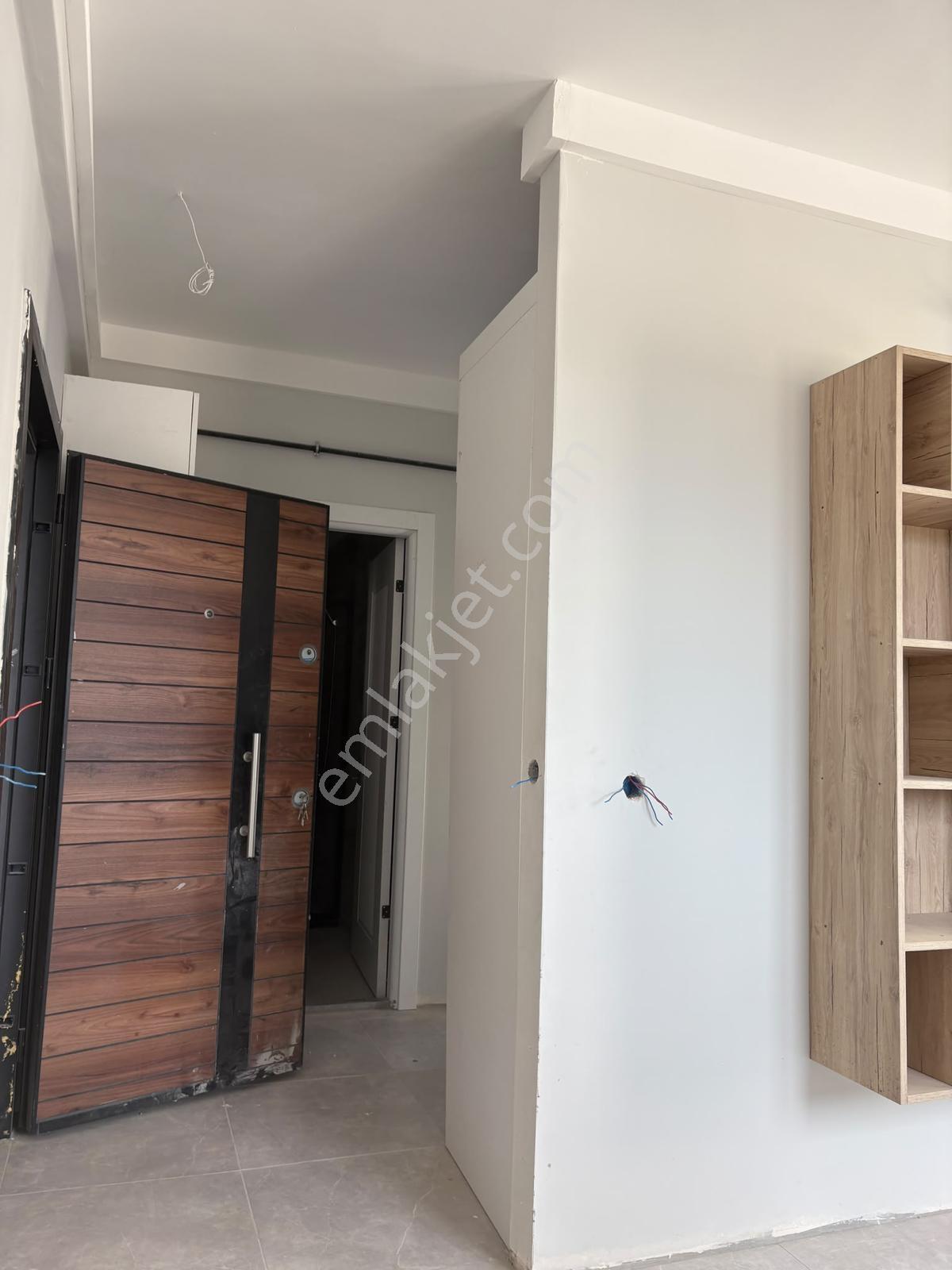 Havaalanı Yakını Havuzlu Kapalı Otoparklı Bağımsız Mutfak 1+1 — fotoğraf 5